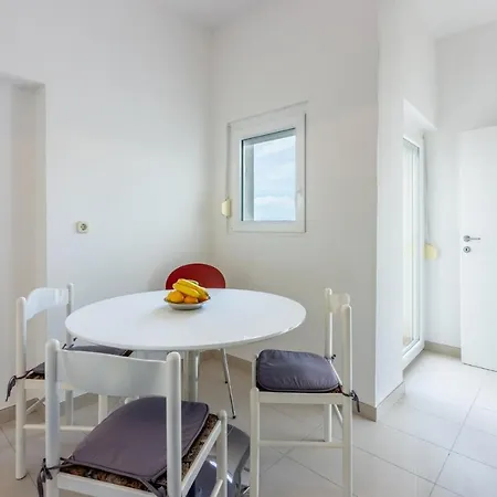 Mirjana Jelicic Apartment Dramalj
